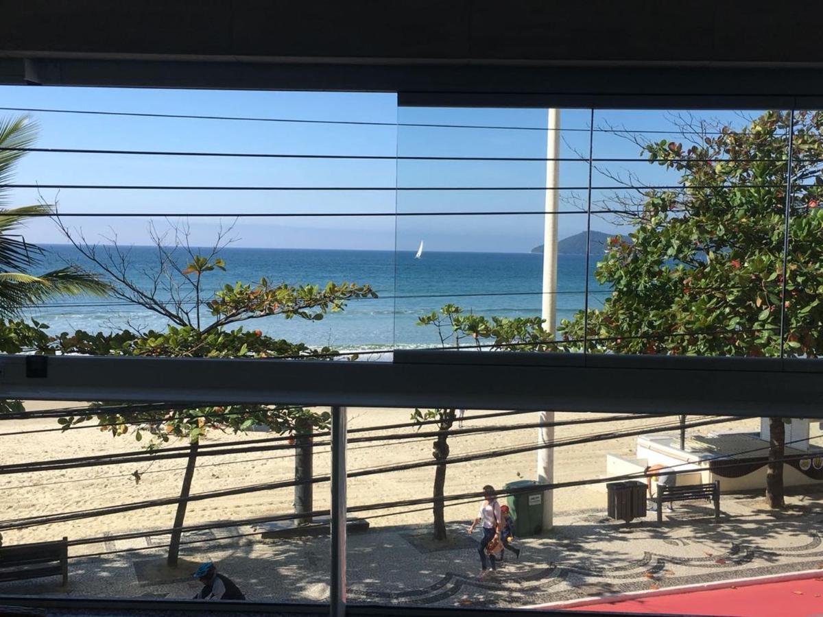 Fantástico apartamento Frente ao mar em Balneário Camboriú